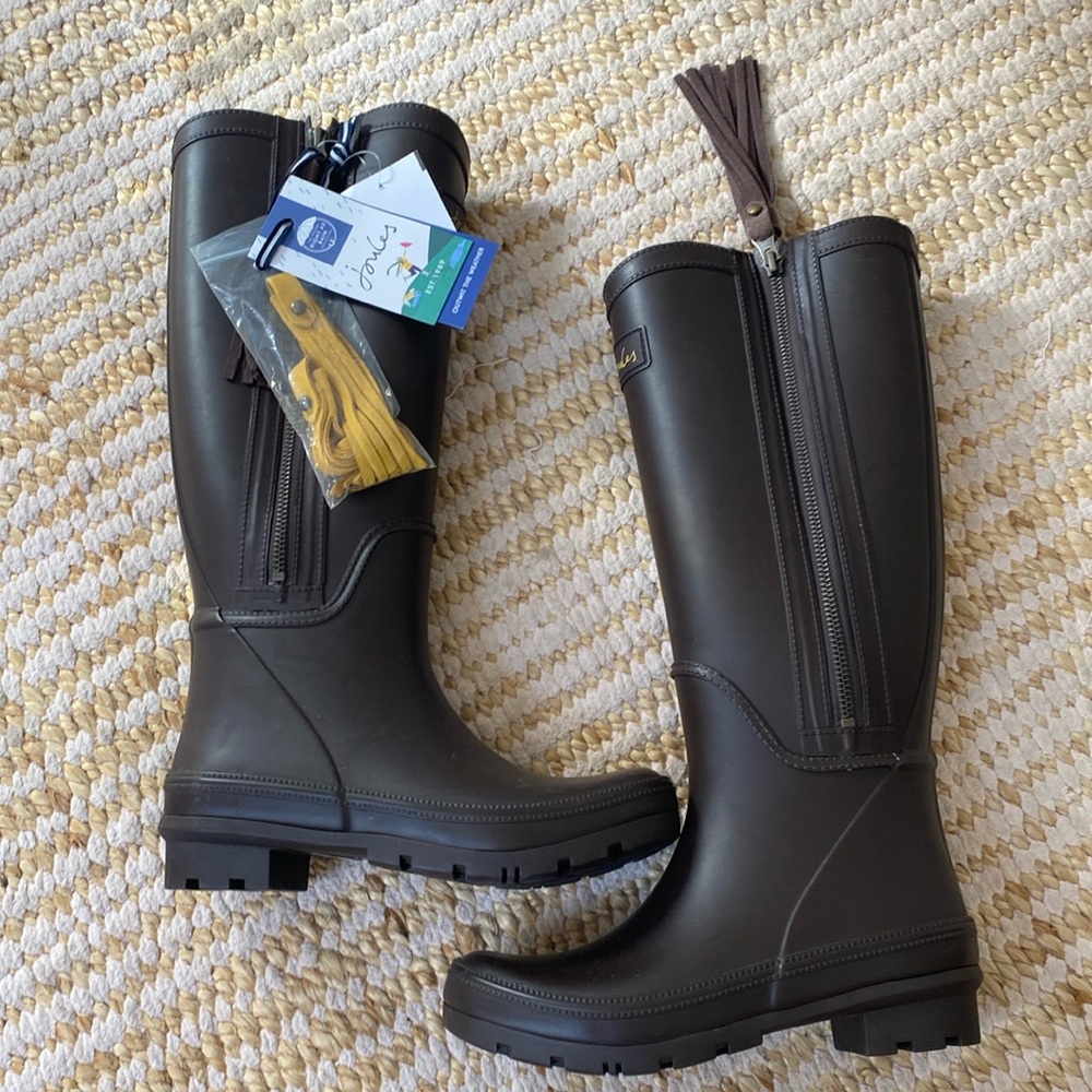 Joules NWT rainboots and tassel